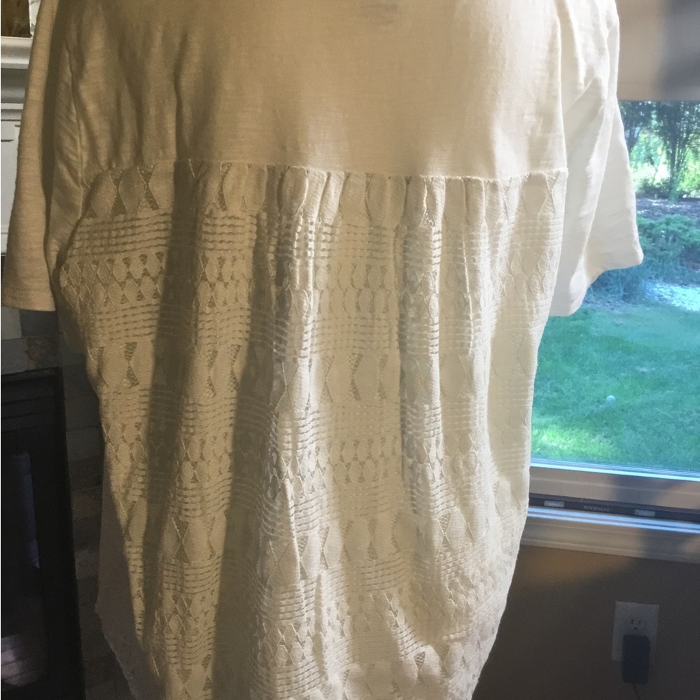 Chico’s white high low top with lace back and pocket.  Size XLP very good cond.